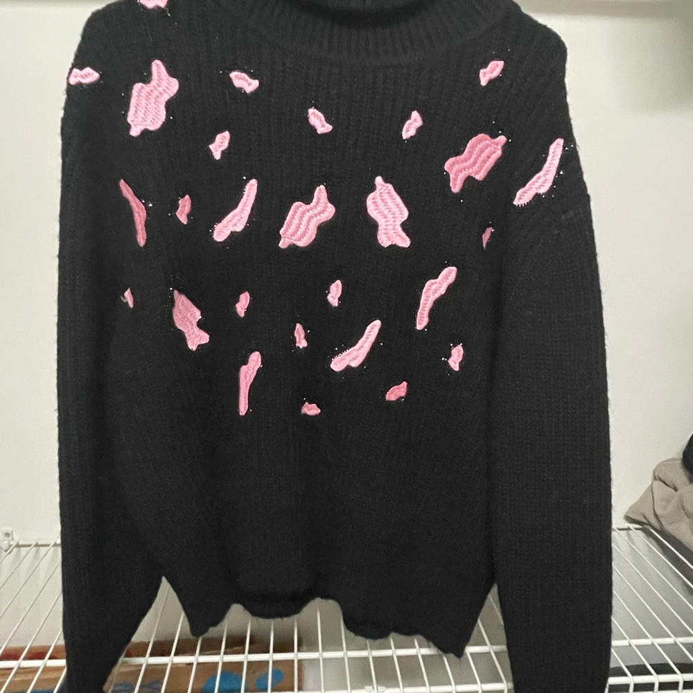 Black and Pink Patterned Women's Sweater